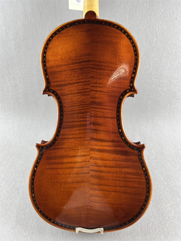 Musical Instrument Photo - صورة حقيقية لآلة الكمان 4/4 المصنوعة